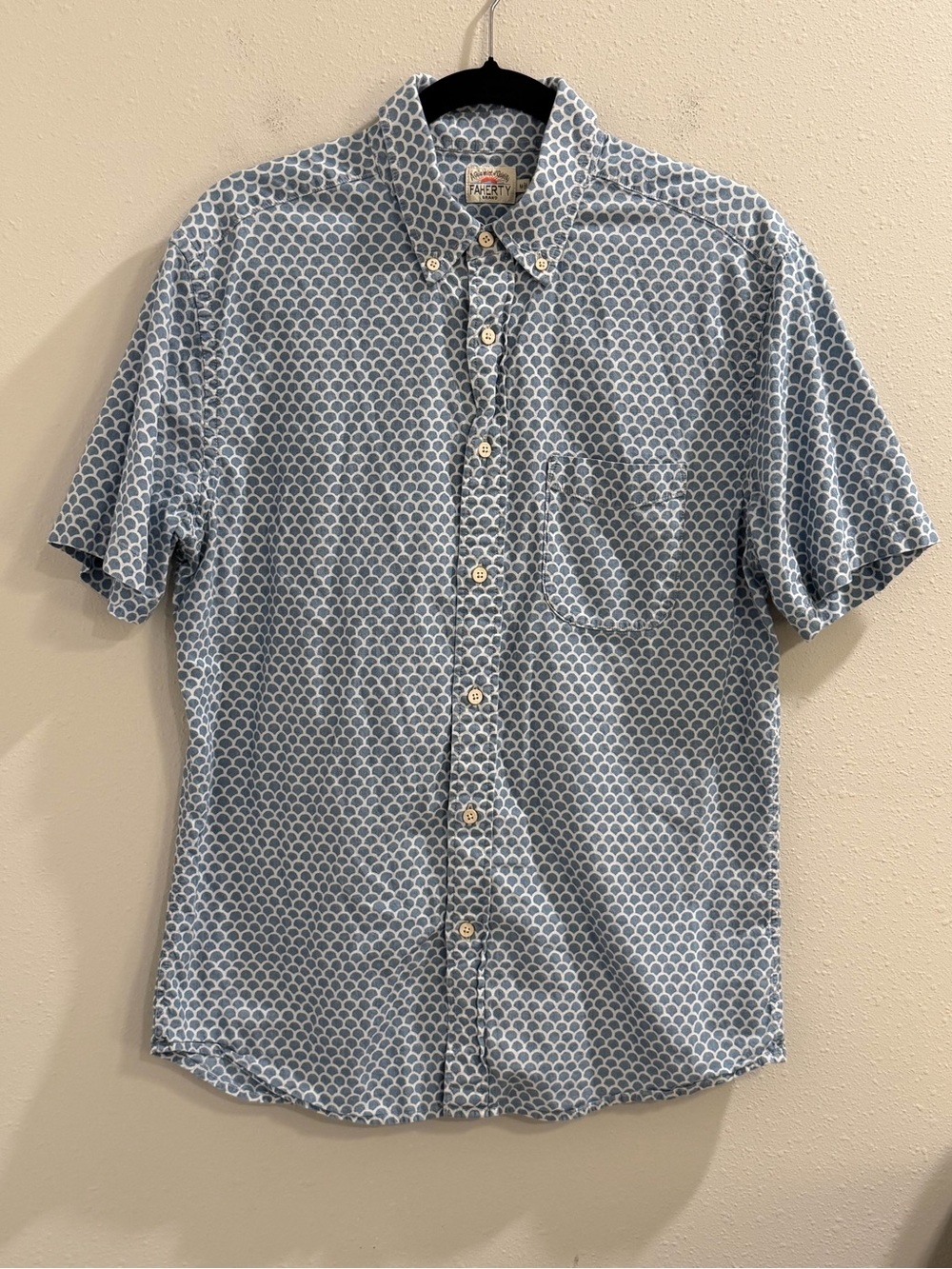 Faherty Size Medium Blue Fish Scale Stretch Playa Button Down Shirt Classic